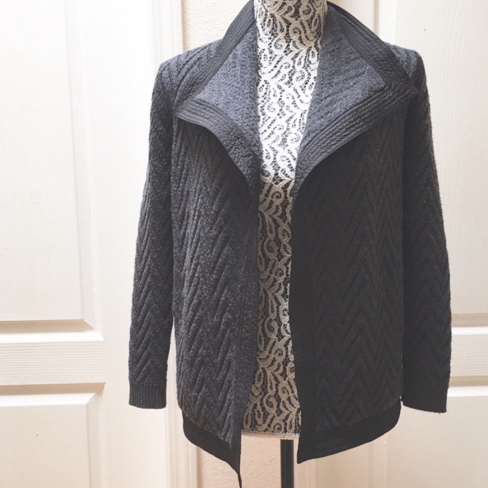 [PRE-OWNED] LAFAYETTE 148 Merino Wool Drape Front Zigzag Jacquard Cardigan Sz 0P - Picture 5 of 8